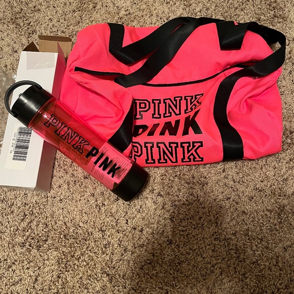 VS Pink duffle bag and water bottle - Picture 1 of 4